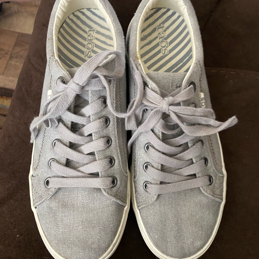 Taos women’s sneakers